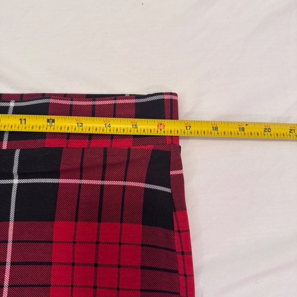 Torrid Red & Black Plaid Stretch Pencil Skirt – Size 00 (10) - Picture 3 of 6